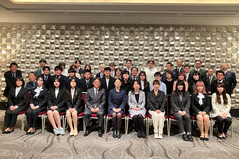 2024年度「ドコモ奨学金」奨学生証授与式・卒業を祝う会